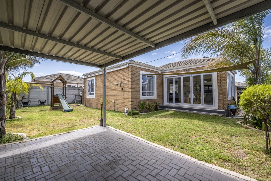 2 Bedroom Property for Sale in Protea Heights Western Cape